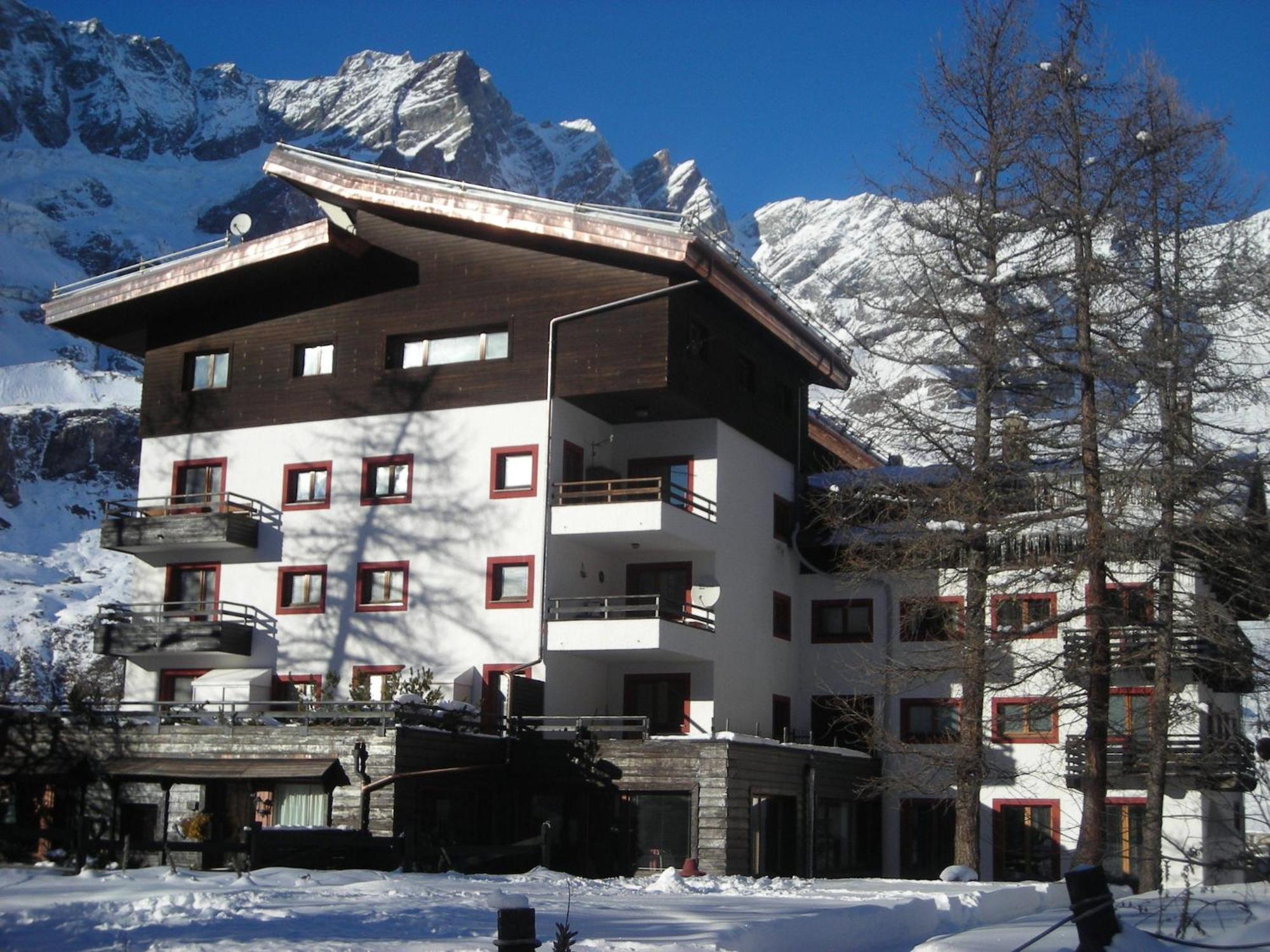 Contemporary Apartment in Breuil-Cervinia near Ski Area Exterior foto