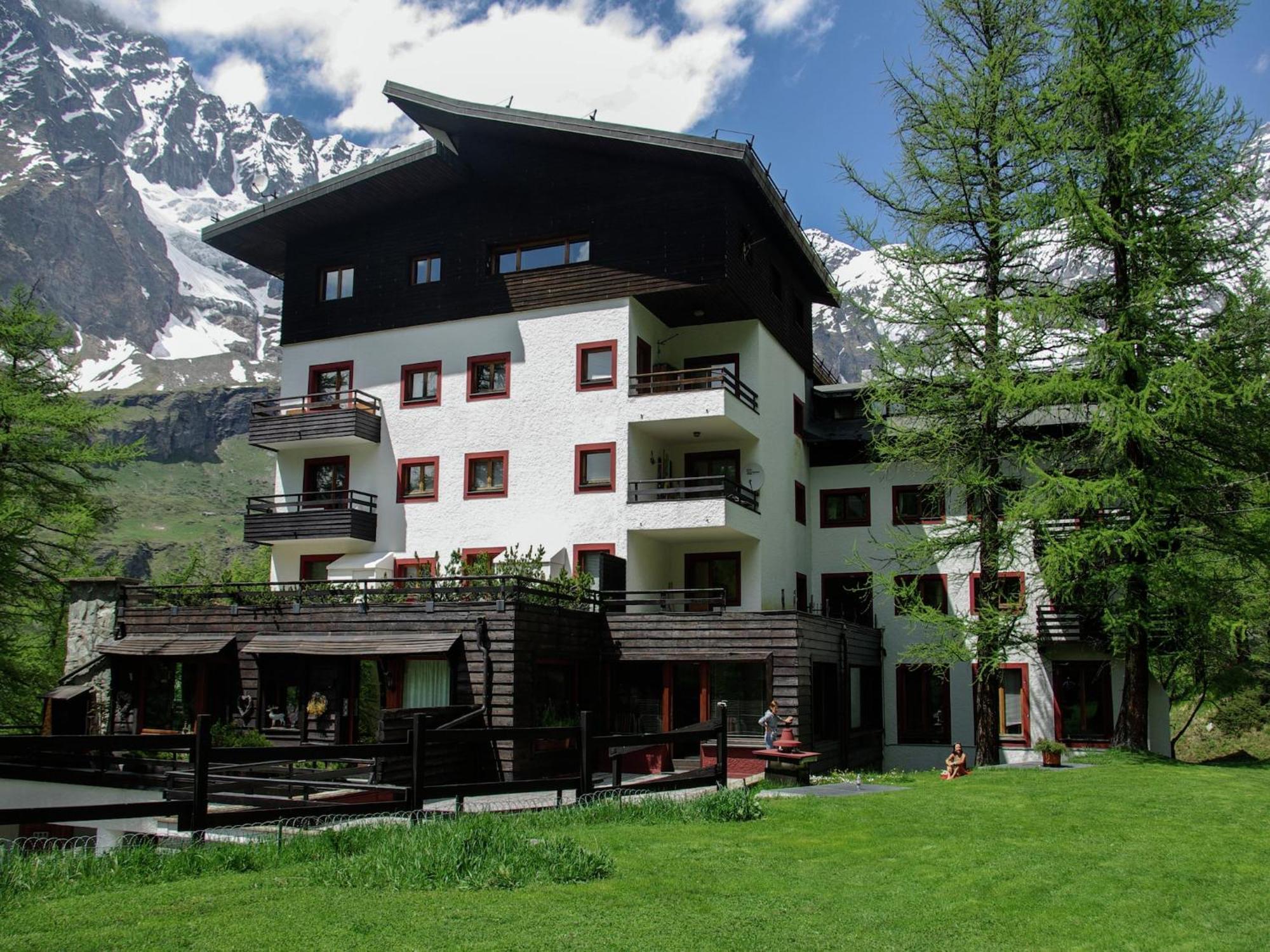 Contemporary Apartment in Breuil-Cervinia near Ski Area Exterior foto