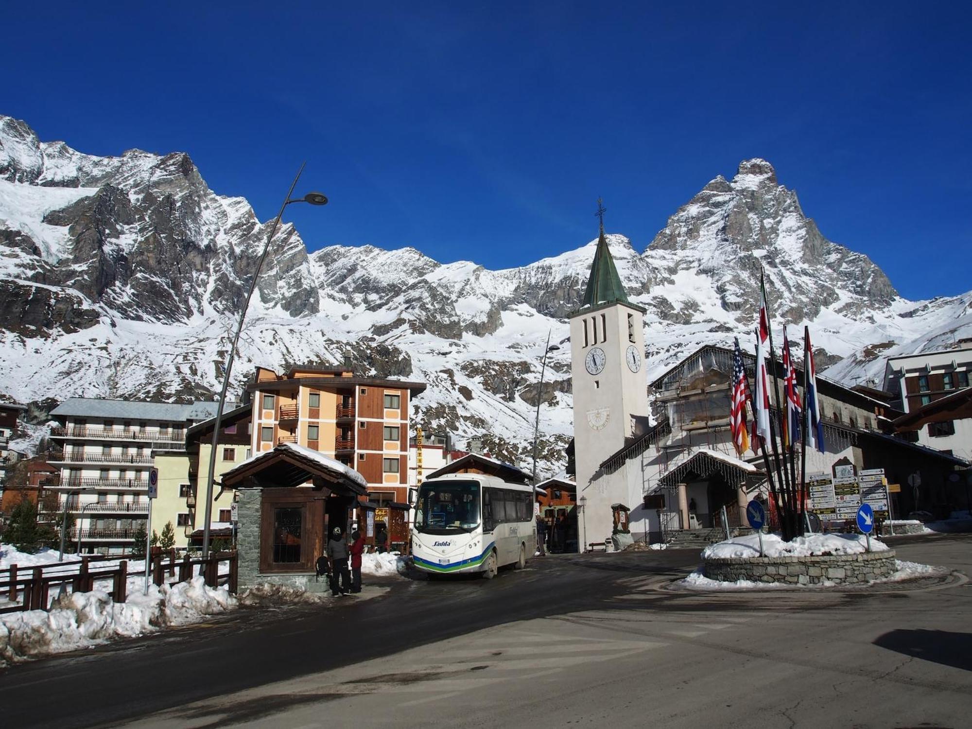 Contemporary Apartment in Breuil-Cervinia near Ski Area Exterior foto